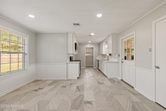408 Woodvale Avenue, Lafayette, LA 70503