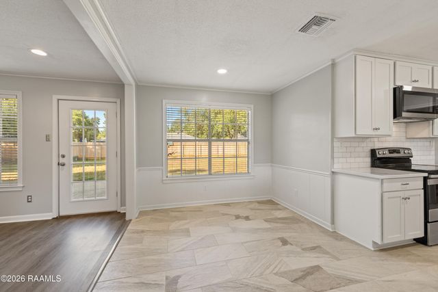408 Woodvale Avenue, Lafayette, LA 70503