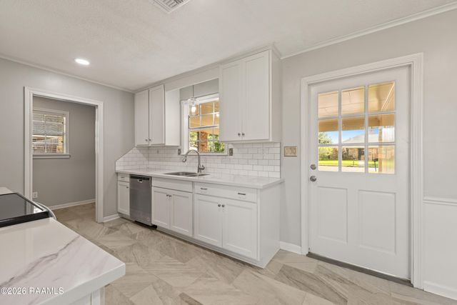 408 Woodvale Avenue, Lafayette, LA 70503