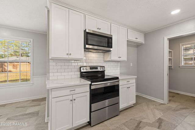 408 Woodvale Avenue, Lafayette, LA 70503