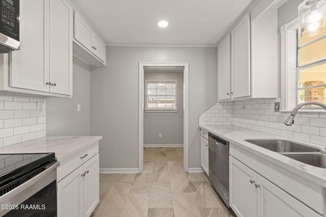 408 Woodvale Avenue, Lafayette, LA 70503