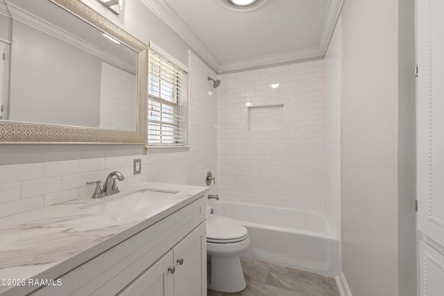 408 Woodvale Avenue, Lafayette, LA 70503