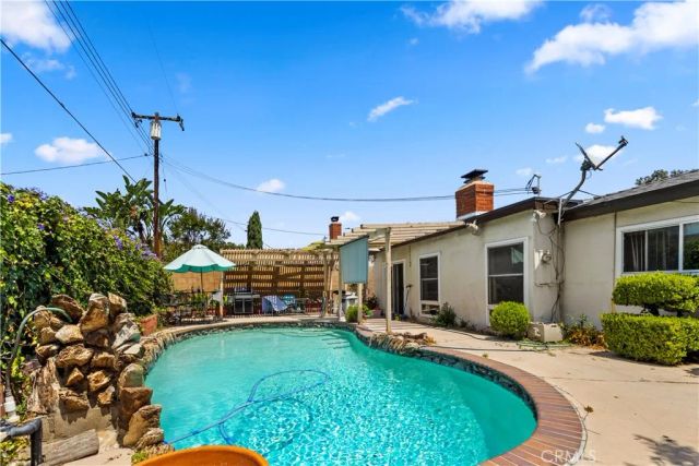 2231 Braeburn, Fullerton, CA 92831