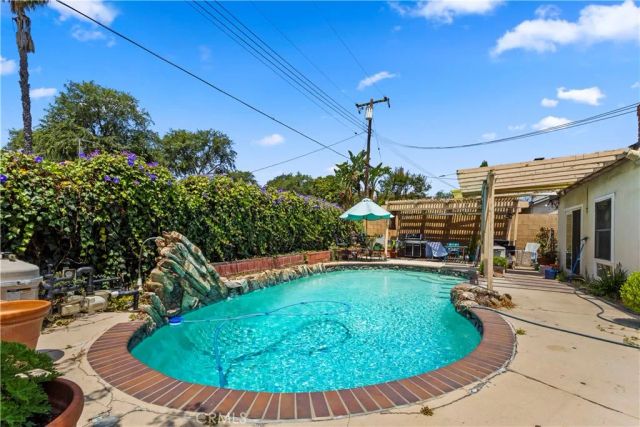 2231 Braeburn, Fullerton, CA 92831
