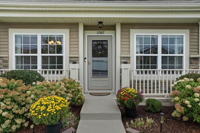 11587 Vermont Street, Crown Point, IN 46307