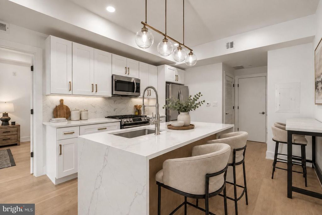 950 N 2ND ST #3B, PHILADELPHIA, PA 19123 — exterior