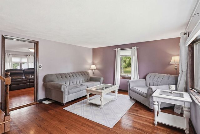 31 Herrick Rd, Peabody, MA 01960