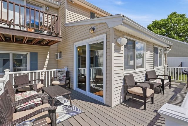31 Herrick Rd, Peabody, MA 01960