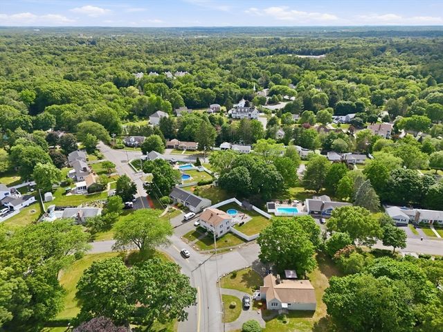 31 Herrick Rd, Peabody, MA 01960
