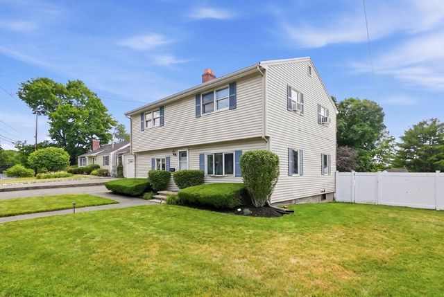31 Herrick Rd, Peabody, MA 01960