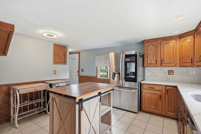 31 Herrick Rd, Peabody, MA 01960