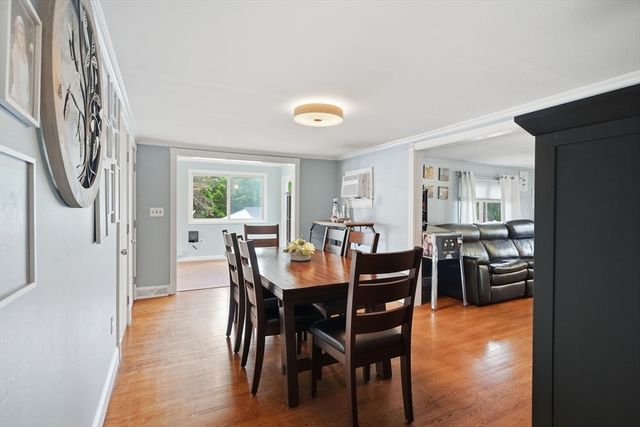 31 Herrick Rd, Peabody, MA 01960