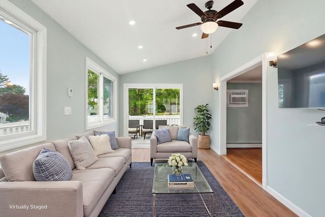 31 Herrick Rd, Peabody, MA 01960