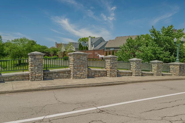1849 Goodpaster Way, Lexington, KY 40505