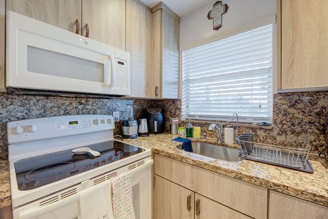 6850 Royal Palm Boulevard 303g, Margate, FL 33063