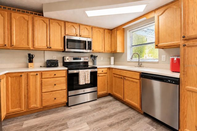 7310 IVANHOE DRIVE, Port Richey, FL 34668