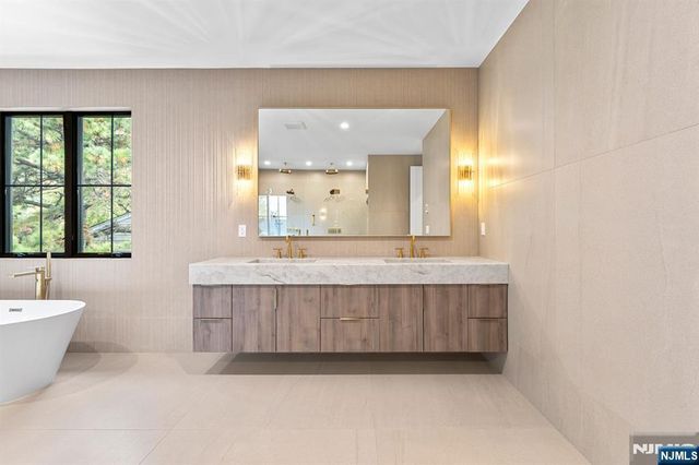 156 Stuart Street, Paramus, NJ 07652