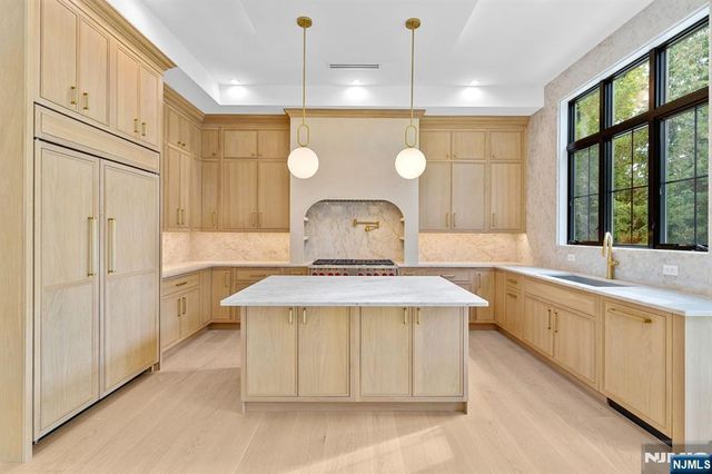 156 Stuart Street, Paramus, NJ 07652