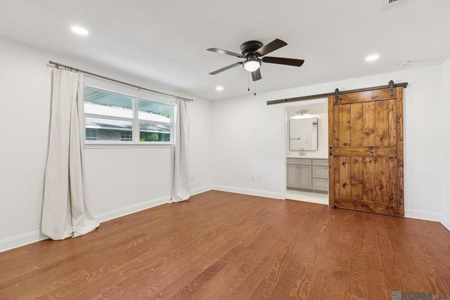 1343 Crescent Dr, Baton Rouge, LA 70806