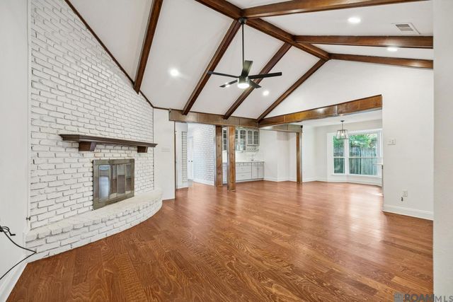 1343 Crescent Dr, Baton Rouge, LA 70806