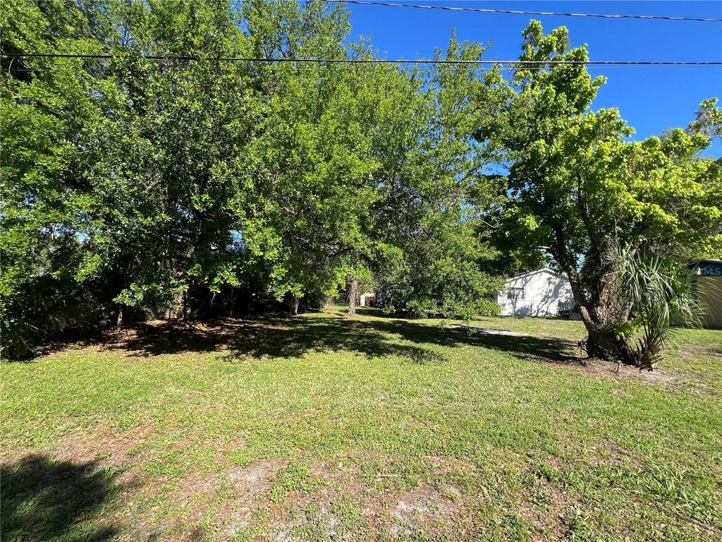 Image 4 of property listing at 10105 N 16 STREET, Tampa, FL 33612