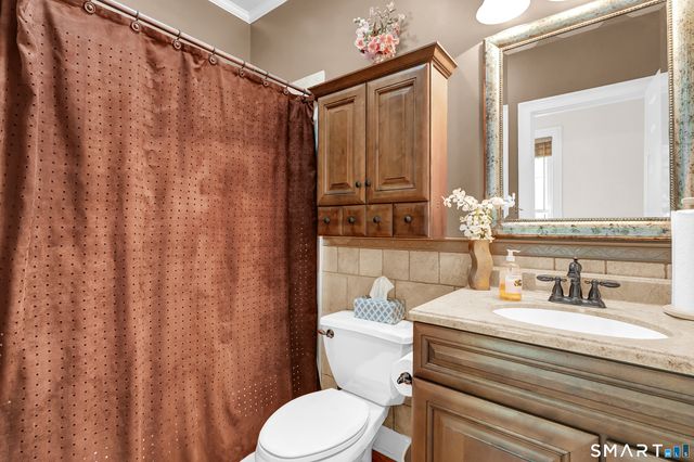 4 Bishop Road, Oxford, CT 06478