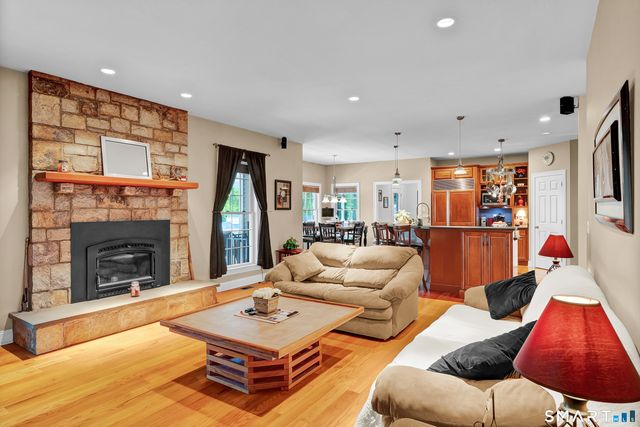 4 Bishop Road, Oxford, CT 06478