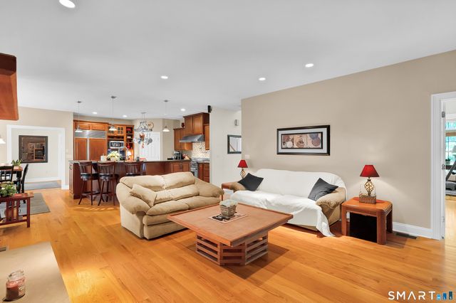 4 Bishop Road, Oxford, CT 06478