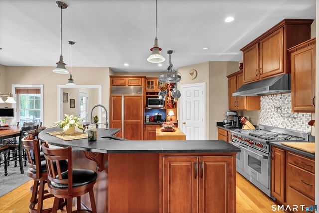 4 Bishop Road, Oxford, CT 06478