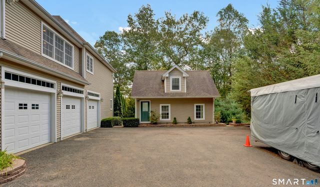 4 Bishop Road, Oxford, CT 06478