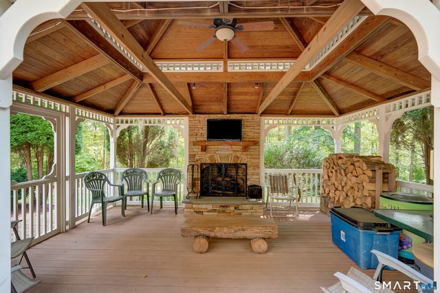 4 Bishop Road, Oxford, CT 06478