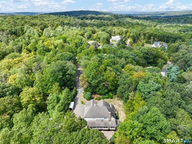 4 Bishop Road, Oxford, CT 06478