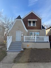 15095 Strathmoor Street, Detroit, MI 48227