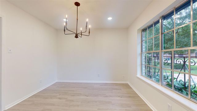 811 Devonport Lane, Seabrook, TX 77586