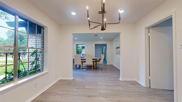 811 Devonport Lane, Seabrook, TX 77586