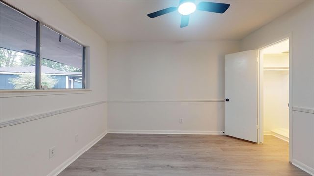 811 Devonport Lane, Seabrook, TX 77586