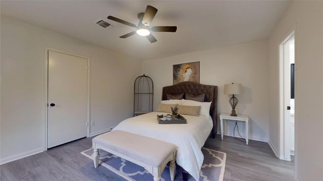 811 Devonport Lane, Seabrook, TX 77586