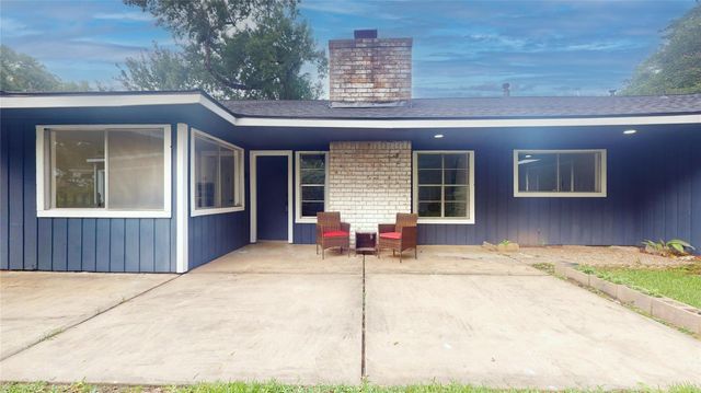 811 Devonport Lane, Seabrook, TX 77586