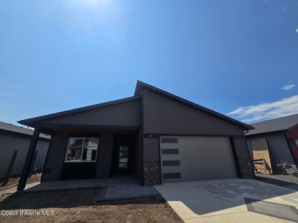 13945 Rainier Loop, Rathdrum, ID 83858