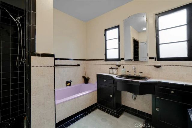 2431 S Holt, Los Angeles, CA 90034