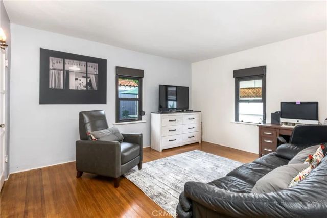 2431 S Holt, Los Angeles, CA 90034