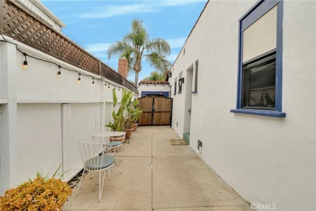 2431 S Holt, Los Angeles, CA 90034