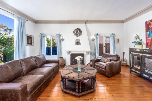 2431 S Holt, Los Angeles, CA 90034