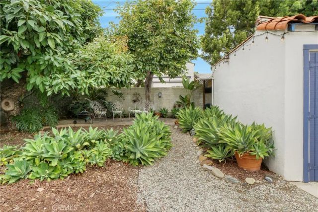 2431 S Holt, Los Angeles, CA 90034