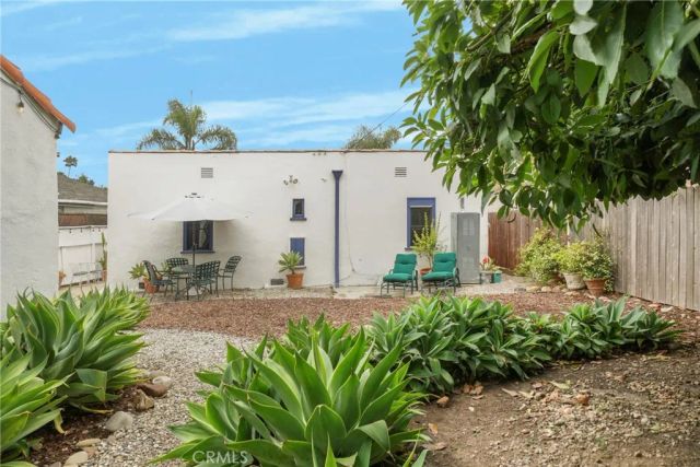 2431 S Holt, Los Angeles, CA 90034