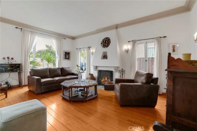 2431 S Holt, Los Angeles, CA 90034