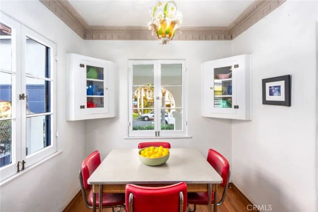 2431 S Holt, Los Angeles, CA 90034