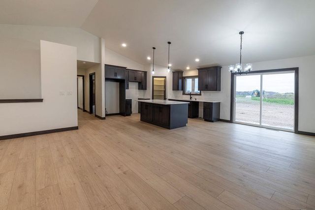 482 HIGH RIDGE TRAIL, Pulaski, WI 54162