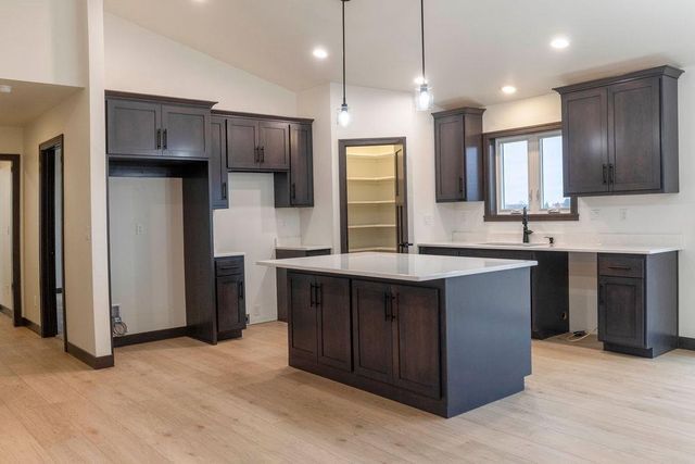 482 HIGH RIDGE TRAIL, Pulaski, WI 54162