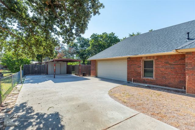 2126 CASTLE Drive, Clyde, TX 79510